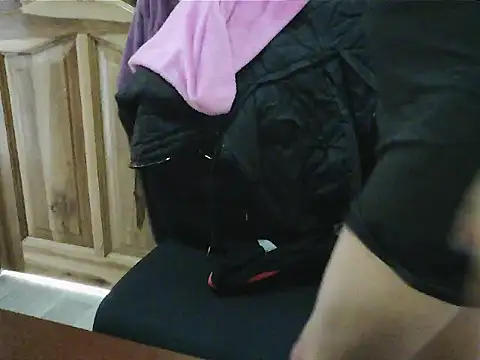 Erin oficial online show from 04/08/26, 02:39