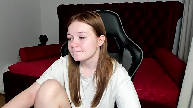 Snapshot of ElinaVale chatting on 06/11/26, 02:53 ElinaVale online show from 06/11/26, 02:53