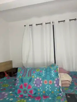 EmmaThompson1 online show from 04/17/26, 08:56