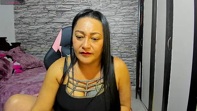 Milf Julianna online show from 05/13/26, 11:22