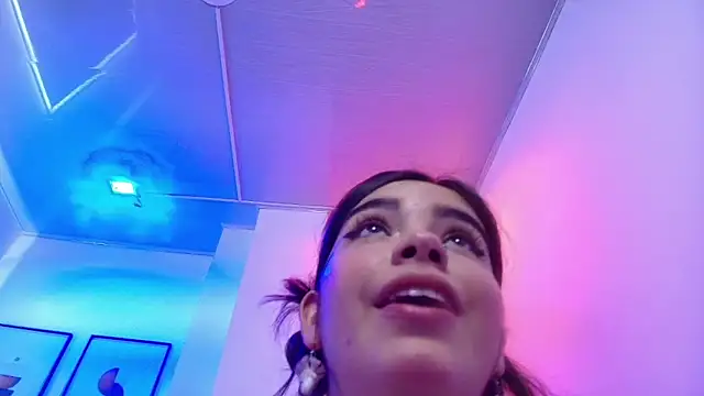 Snapshot of Daphne_glas chatting on 03/09/26, 11:25 Daphne glas online show from 03/09/26, 11:25