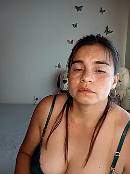 Snapshot of BettyBoo_w chatting on 05/02/26, 03:39 BettyBoo w online show from 05/02/26, 03:39