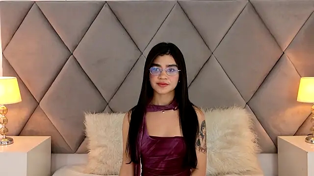 Snapshot of OliviaDiaz chatting on 04/28/26, 02:38 OliviaDiaz online show from 04/28/26, 02:38