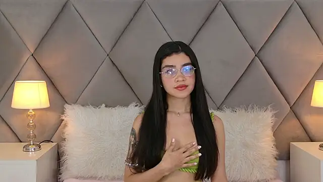 Snapshot of OliviaDiaz chatting on 05/24/26, 12:04 OliviaDiaz online show from 05/24/26, 12:04