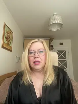 JanieLight53 online show from 04/25/26, 01:14