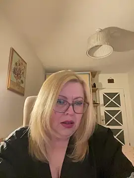 JanieLight53 online show from 04/29/26, 06:03