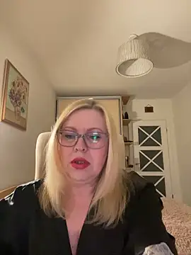 JanieLight53 online show from 05/06/26, 07:30
