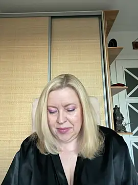 JanieLight53 online show from 07/28/26, 05:01