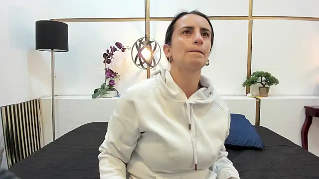 BrendaCantorel online show from 04/01/26, 11:44