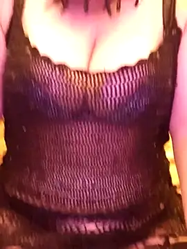 Snapshot of karamil69sxx chatting on 03/31/26, 10:43 karamil69sxx online show from 03/31/26, 10:43