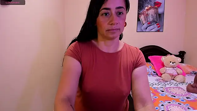 sara florez12 online show from 04/10/26, 11:15