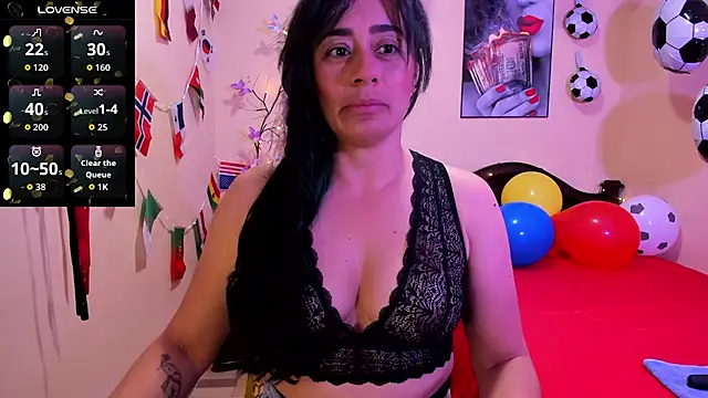 Snapshot of sara_florez12 chatting on 07/04/26, 11:05 sara florez12 online show from 07/04/26, 11:05