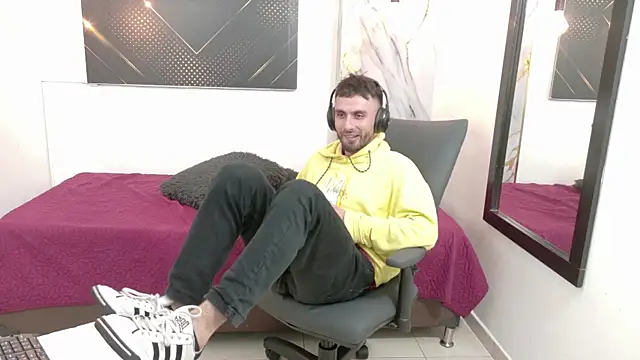 Snapshot of KingOfTemptation chatting on 05/15/26, 03:24 KingOfTemptation online show from 05/15/26, 03:24