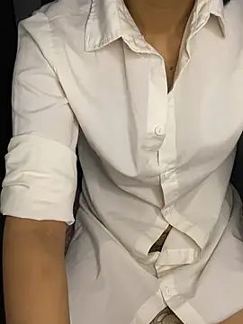 -Lilyn- online show from 04/12/26, 04:56