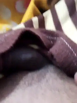 Snapshot of peaky999 chatting on 03/08/26, 05:50 peaky999 online show from 03/08/26, 05:50