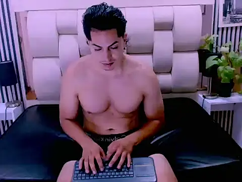 Alex Wolft online show from 07/06/26, 12:24