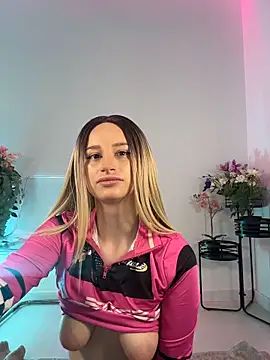 Snapshot of ScarletFlameee chatting on 05/15/26, 05:36 ScarletFlameee online show from 05/15/26, 05:36