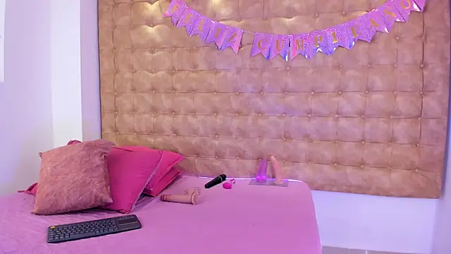 Snapshot of ariana_morelly chatting on 05/29/26, 12:14 ariana morelly online show from 05/29/26, 12:14