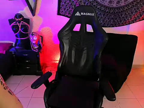 Snapshot of OnixWitch777 chatting on 04/08/26, 04:07 OnixWitch777 online show from 04/08/26, 04:07