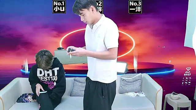 XHR001 online show from 03/26/26, 01:33