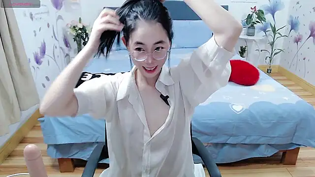 Snapshot of mila-baby-99 chatting on 05/07/26, 06:30 mila-baby-99 online show from 05/07/26, 06:30