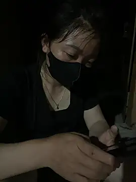 Snapshot of Bling-pusy chatting on 06/19/26, 01:26 Bling-pusy online show from 06/19/26, 01:26