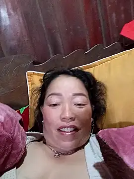 Yellow-pink online show from 03/24/26, 04:45