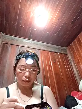 Yellow-pink online show from 04/14/26, 02:12