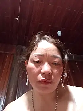 Yellow-pink online show from 04/21/26, 09:50