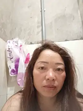 Snapshot of Yellow-pink chatting on 05/09/26, 10:26 Yellow-pink online show from 05/09/26, 10:26