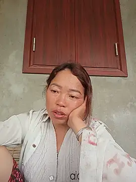Snapshot of Yellow-pink chatting on 05/24/26, 10:31 Yellow-pink online show from 05/24/26, 10:31