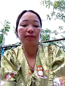 Snapshot of Yellow-pink chatting on 06/06/26, 10:42 Yellow-pink online show from 06/06/26, 10:42