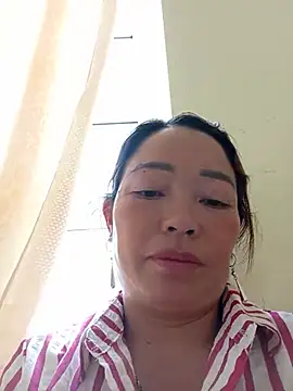 Snapshot of Yellow-pink chatting on 07/23/26, 01:52 Yellow-pink online show from 07/23/26, 01:52