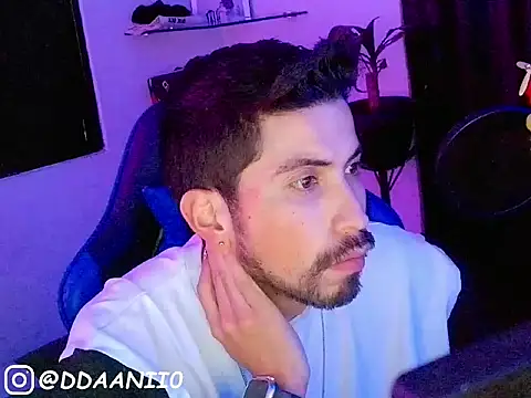 ddaanii0 online show from 03/12/26, 11:38