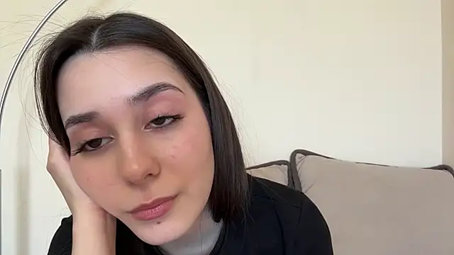 AdeleVelvet online show from 04/02/26, 11:08