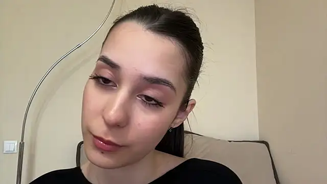 AdeleVelvet online show from 04/03/26, 10:46