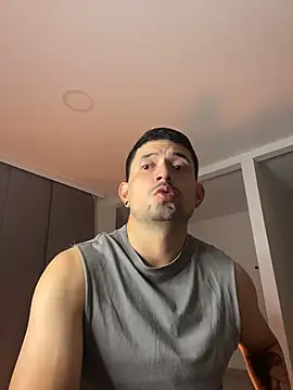 TroyeSavage online show from 04/06/26, 10:49