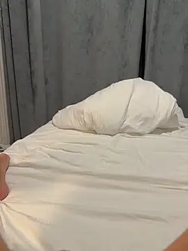 Julia and the cock online show from 04/16/26, 07:25