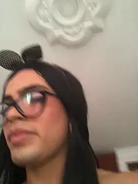 Kitty Cruz Love online show from 04/12/26, 09:09