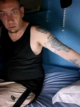 Snapshot of Brandon23xxxgb chatting on 05/26/26, 02:40 Brandon23xxxgb online show from 05/26/26, 02:40