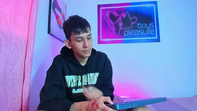 Desire Boys1 online show from 04/18/26, 06:56