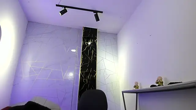 Valentin Lux online show from 04/22/26, 02:47