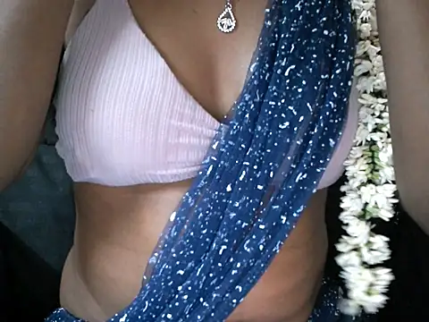 Couplehot00 online show from 08/02/26, 07:01
