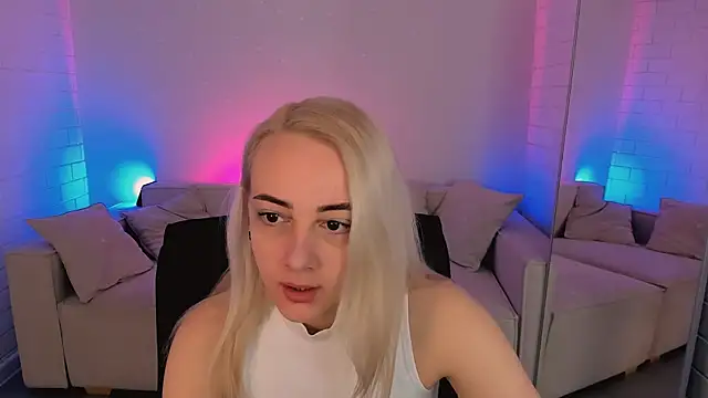 CarolMoor online show from 03/23/26, 09:13