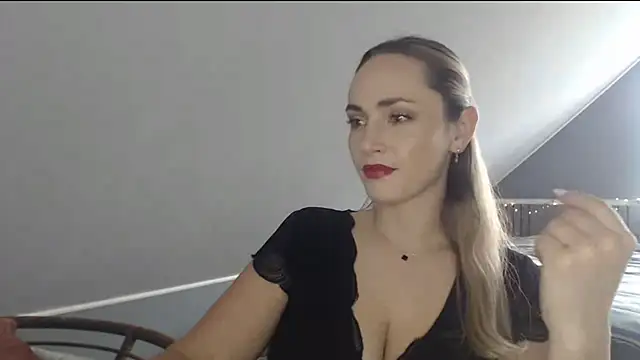 ScarlettSensitive online show from 06/01/26, 06:26