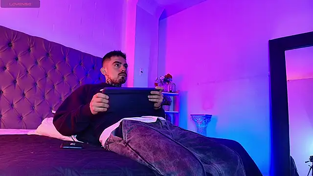 Dallas Whitee online show from 04/19/26, 12:26