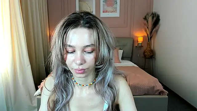 LuluAlis online show from 04/28/26, 01:16