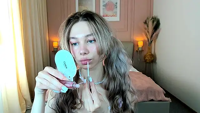 LuluAlis online show from 05/01/26, 01:48