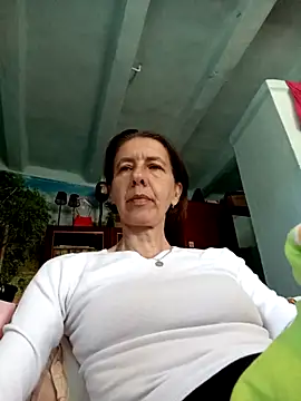 Snapshot of Tania9876 chatting on 05/16/26, 08:00 Tania9876 online show from 05/16/26, 08:00