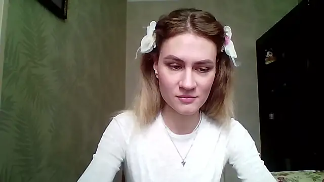 ElenoreHolguin online show from 03/11/26, 09:04